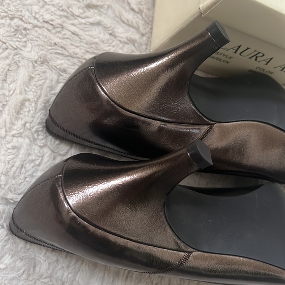 Laura Ashley Marilyn heels in color Bronze Size 8.5, New in box - Picture 8 of 16